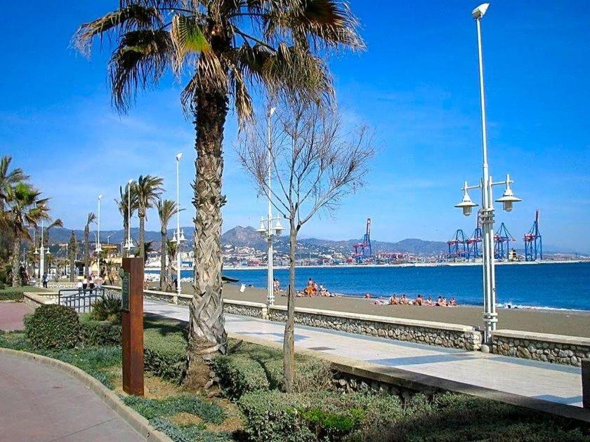 4 Capulino Apartamentos Малага Экстерьер фото