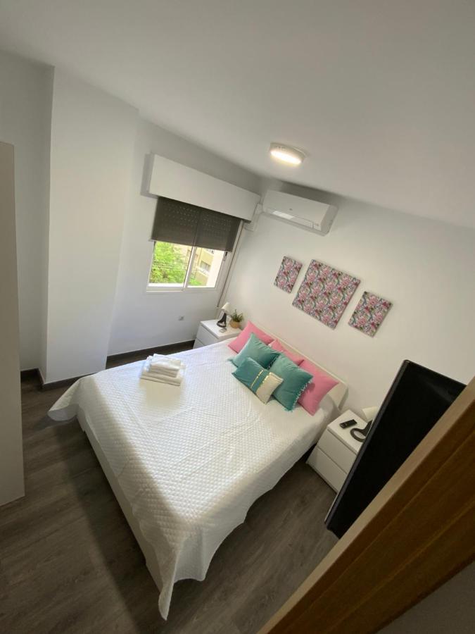 4 Capulino Apartamentos Малага Экстерьер фото